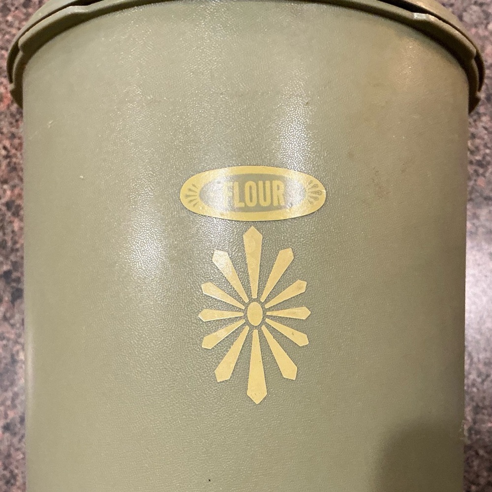 Vintage Tupperware Flour Storage Container W/Accordion Lid #806-1, #805-6 - Picture 5 of 5